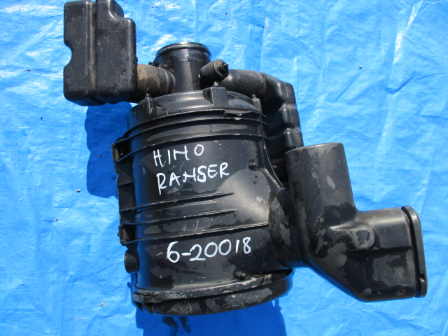 Used Hino  AIR CLEANER HOUSING